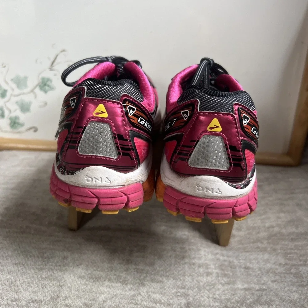 Brooks Ghost 7 G7 Pink Orange Black Running Athletic Shoe Women Size 8.5